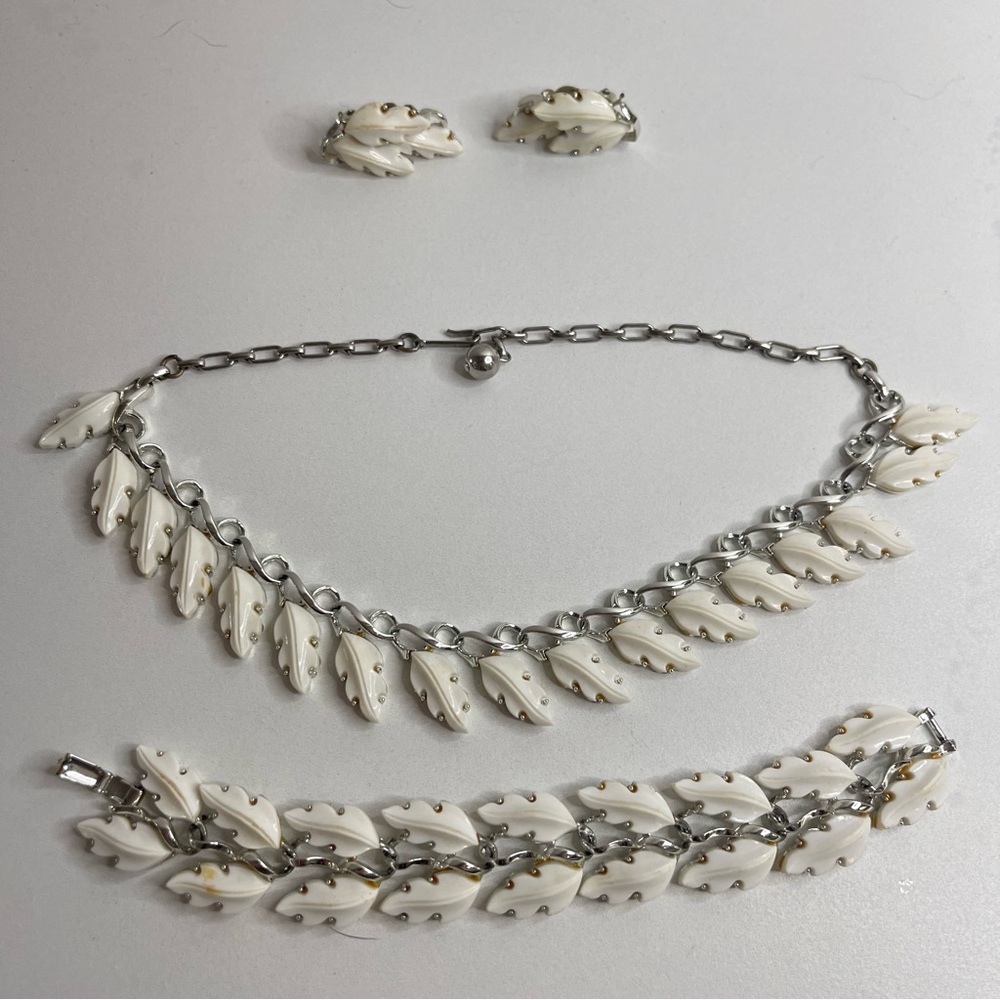 vintage white and silver leaf necklace bracelet clip on earrings